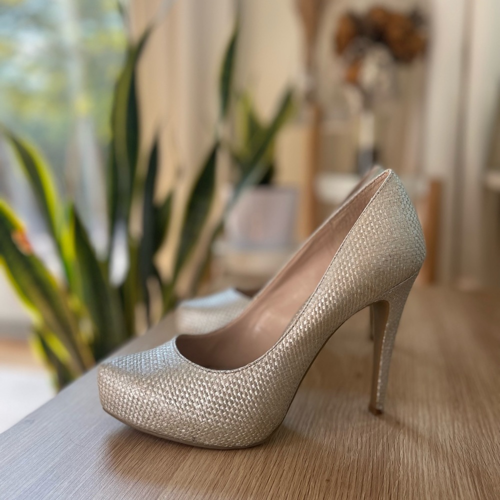 Bcbgeneration Champagne / Silver Raffia Basketwea… - image 3